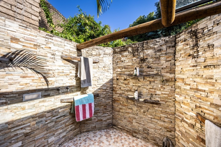 4 Bedroom Property for Sale in Beacon Bay Eastern Cape